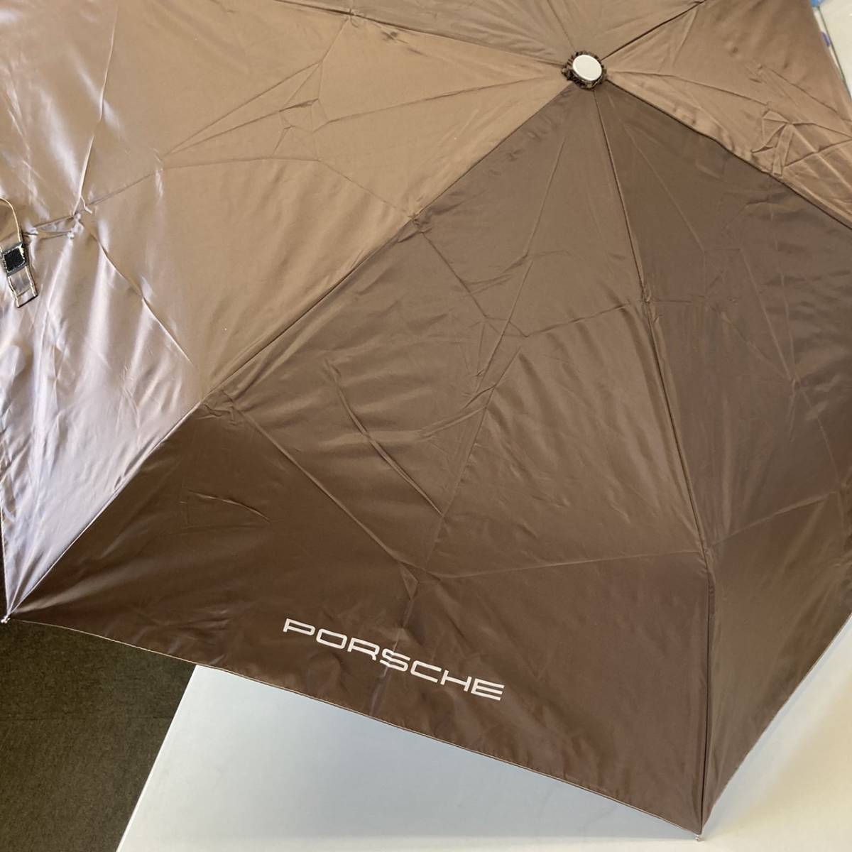 [11-92] ポルシェ UVカット折り傘 晴雨兼用 ノベルティー 非売品 ブラウンPORSCHE 53cm【宅急便コンパクト】_画像6