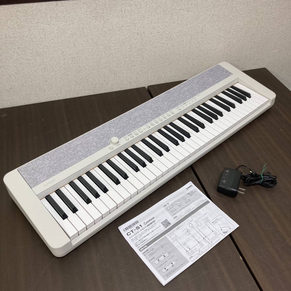  [11-102] CASIO カシオトーン キーボード 電子ピアノ CT-S1 ホワイト 36鍵盤 カシオ 白 Casiotone 【中古美品】_画像1