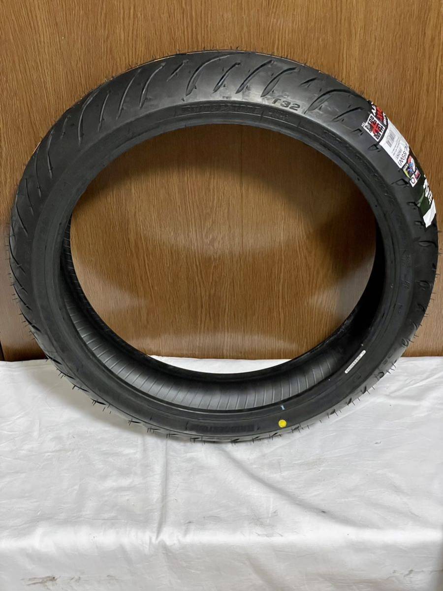 【新品未使用・送料無料】BRIDGESTONE ブリヂストン タイヤ フロント用 バトラックス T32 120/60ZR17 (55W) 2023年製 CB400SF CB400SB 等に_画像2