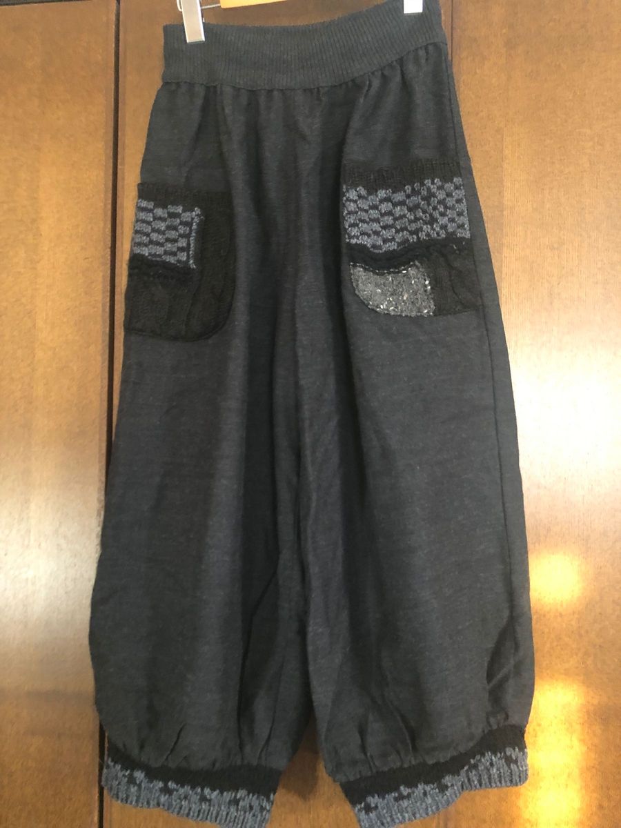 M&KYOKO エムアンドキョウコ　素敵ニットガウチョパンツ　裾ポケット手編み