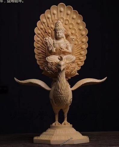 極上質★総檜材　仏教工芸品　木彫仏教　精密彫刻　孔雀明王像