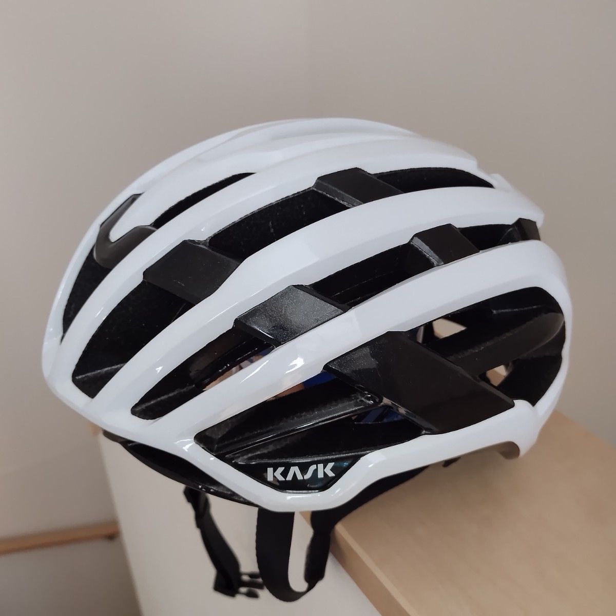 美品】KASK カスク ヘルメット VALEGRO Mサイズ ホワイト｜Yahoo