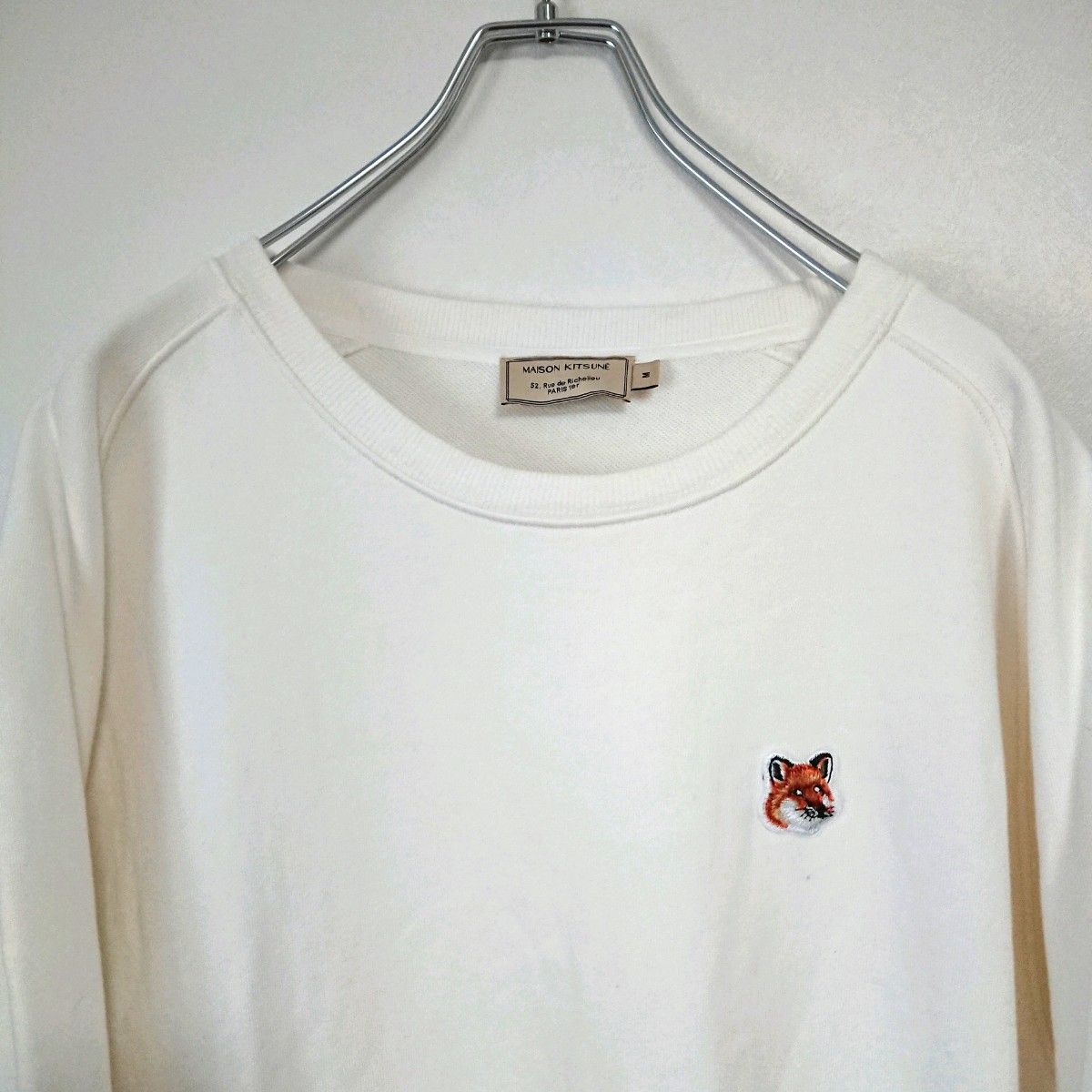 MAISON KITSUNE メゾンキツネ 白色  スウェット トレーナー 刺繍ワンポイントロゴ