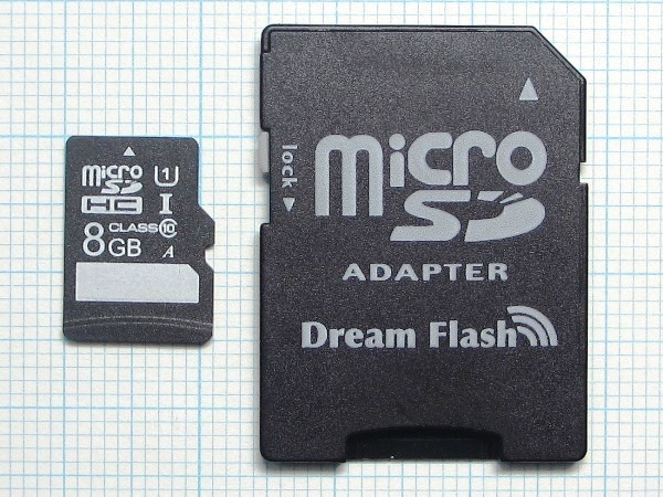 ★アダプタ付 microSDHC メモリーカード ８GB 中古★送料６３円～_画像1