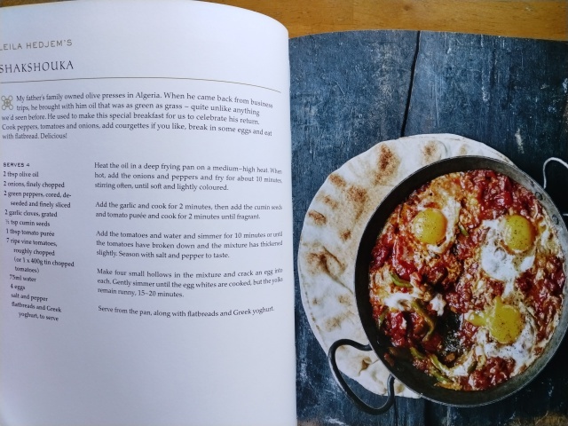 送料無料!英国版洋書! 「エスニック料理のレシピ本」 「Recipe Book for Ethnic Cuisine」 オールカラー127ページ 中近東料理のレシピ本!_画像2