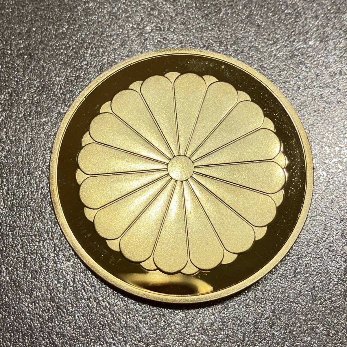 7007,,,日本古銭 鳳凰　約40mm　菊の御紋記念金貨　硬貨　レプリカ　イチスタ_画像2