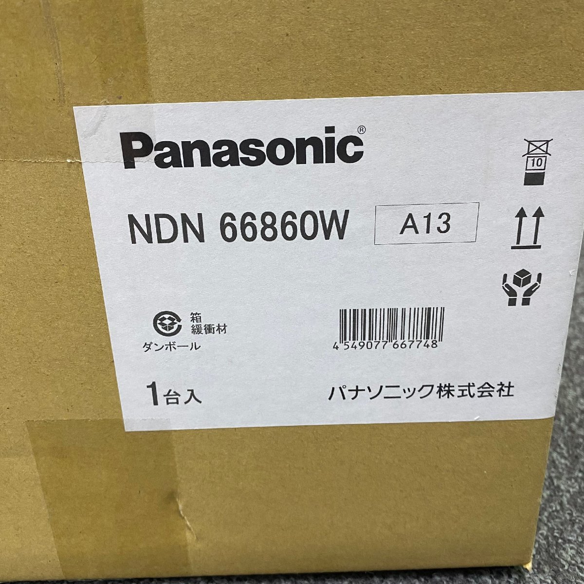 ★新品★パナソニック Panasonic 天井埋込型ダウンライト NDN66860W 本体のみ 2017年製_画像2