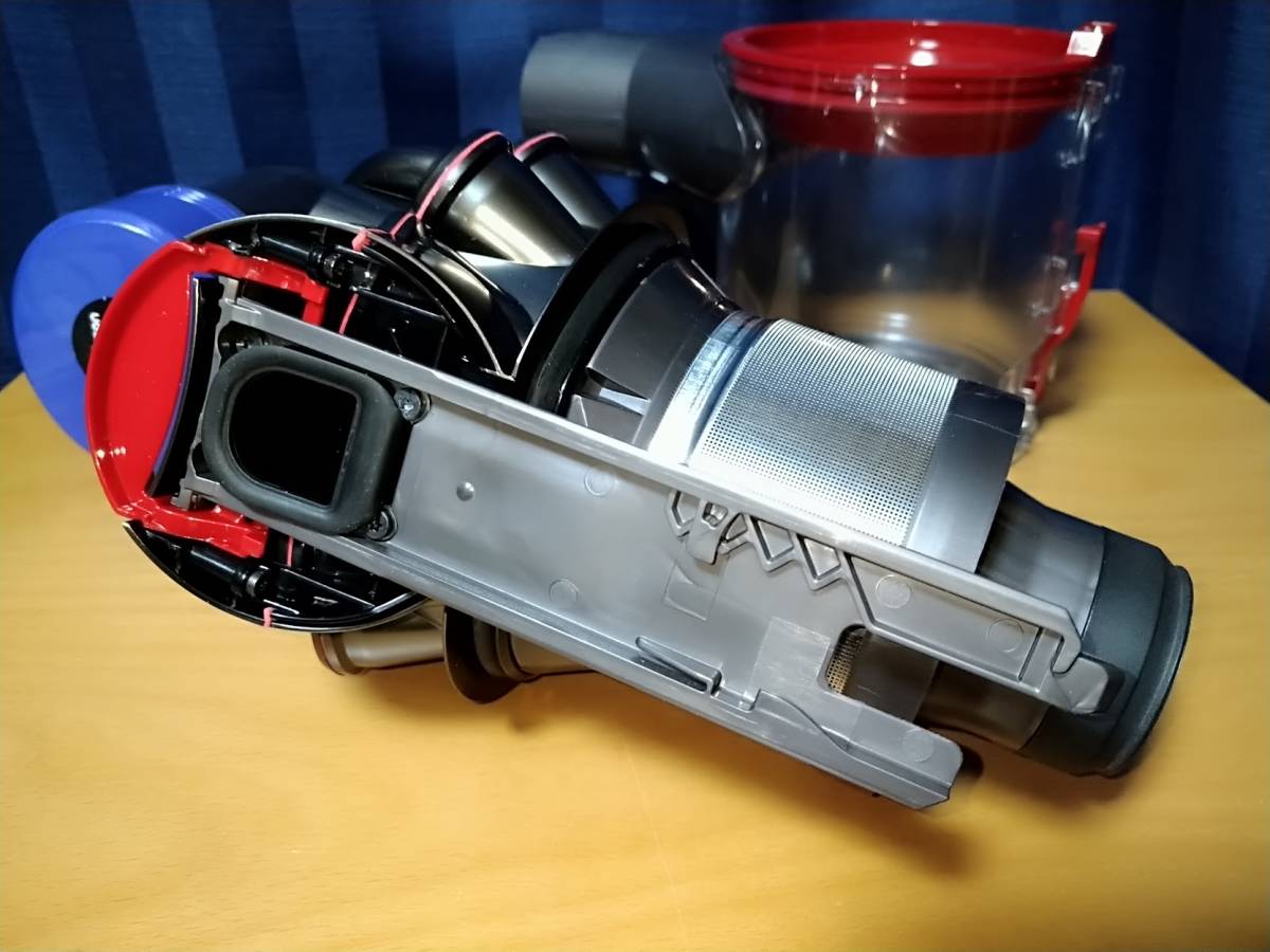 【分解洗浄・動作品】dyson ダイソン V7 SV10 ハンドクリーナー 掃除機 （本体のみ）_画像6