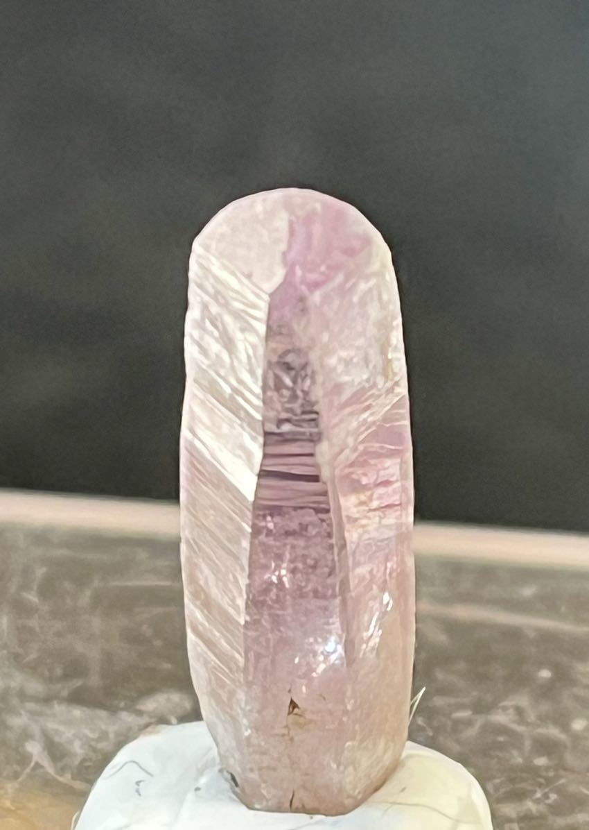 雨塚山産　紫水晶　結晶原石　濃紫色　透明度高　錐面に傷有　21×6×5(mm)_画像4