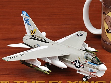 ■即決 ジェミニ 1/72【A-7E コルセアⅡ アメリカ海軍 VA-113 スティンガーズ NE304 USSレンジャー搭載 限定品_参考見本です