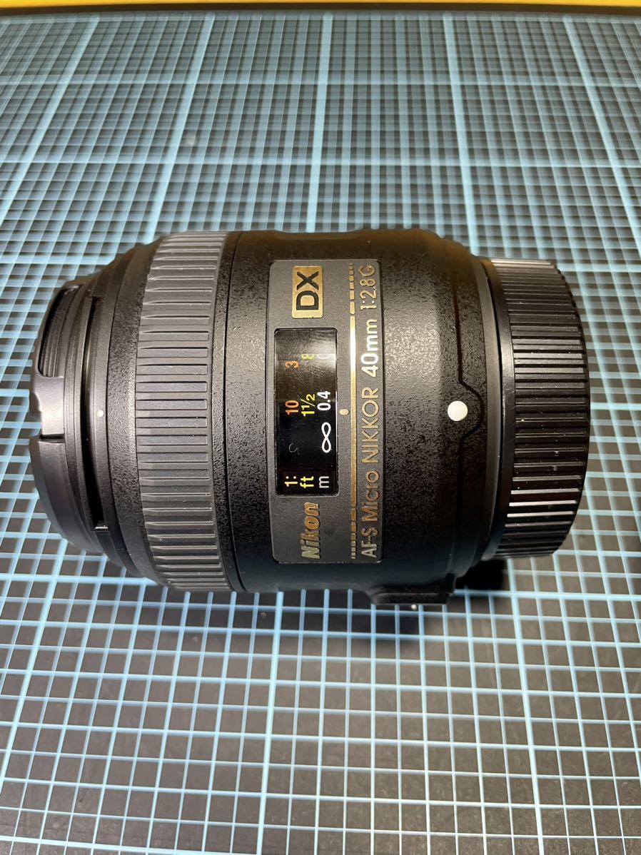 【極美品】Nikon AF-S DX Micro NIKKOR 40mm F2.8G フード付 ニコン マクロ 等倍 接写 レンズ_画像3