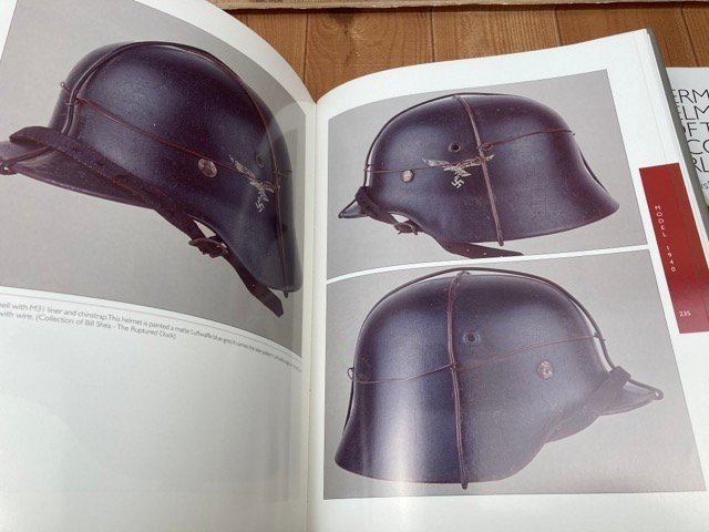 洋書/第二次世界大戦 ドイツのヘルメット 2冊揃/German Helmets Of The Second World War/ドイツ軍　ナチス　EKC1136_画像9