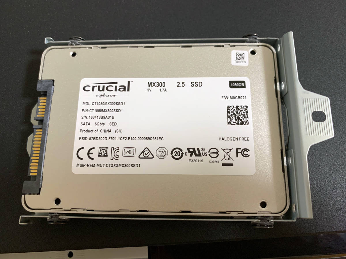 送料無料】PlayStation4 PS4 Pro CUH-7000BB01 SSD 1TB換装済(おまけ