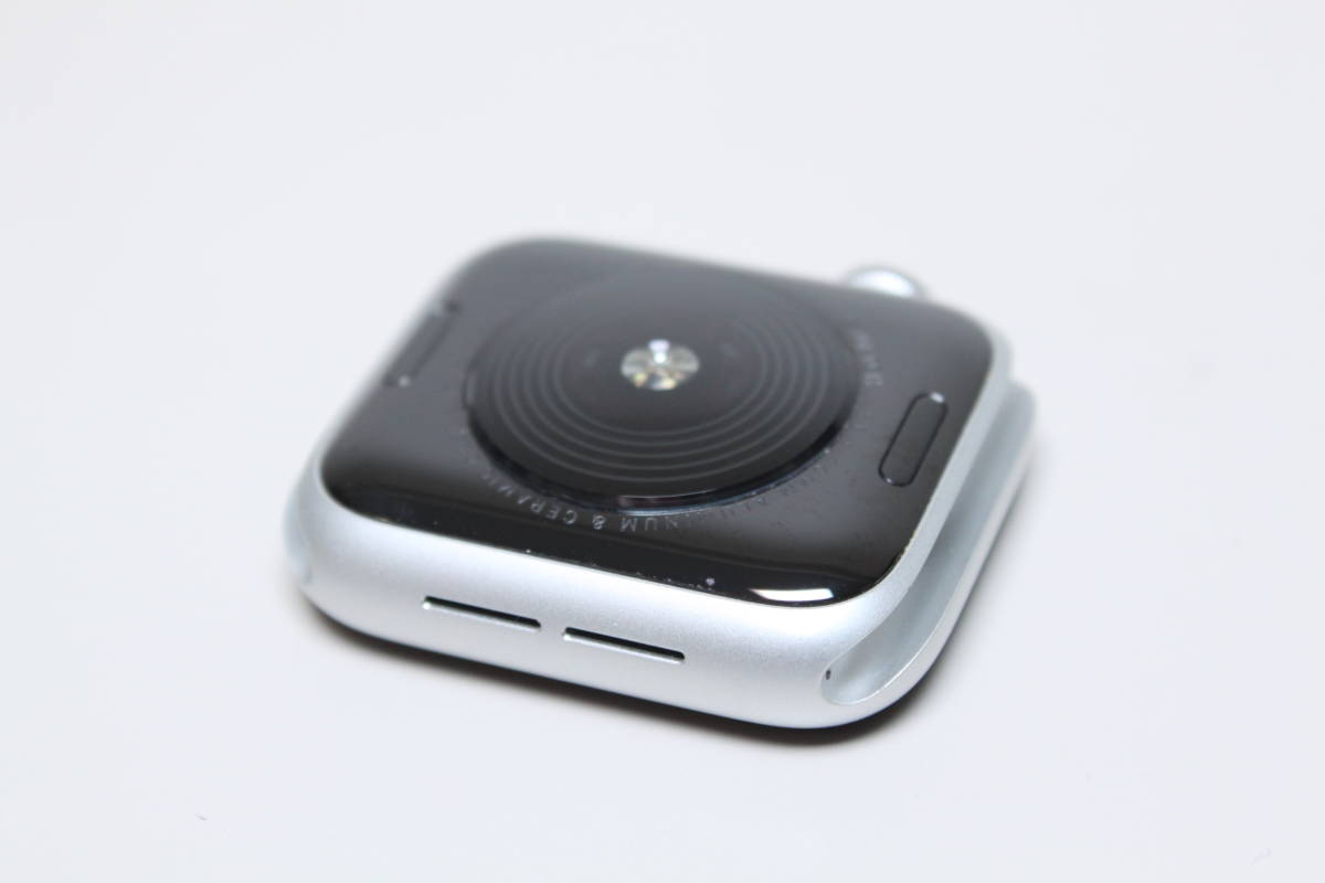 Apple Watch SE（第1世代）GPS/40mm/A2351〈MKNY3J/A〉④_画像5