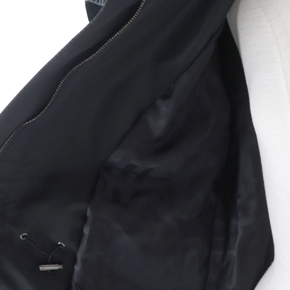 極美品☆正規品 バーバリーロンドン FR014-615-09 伊製生地使用 襟シャーリング ベルト付きコート/スプリングコート ブラック 40の画像6