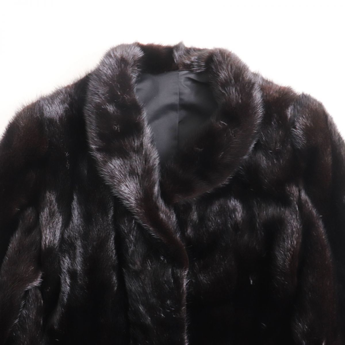 良品●SAGA MINK サガミンク 逆毛 本毛皮ショートコート ジャケット ブラック（ダークブラウンに近い） 13号 毛質艶やか・柔らか◎_画像2