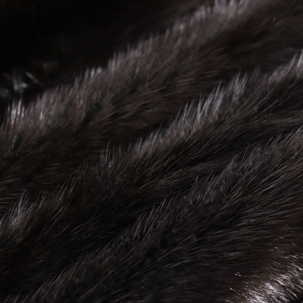 極美品●MINK ミンク 逆毛 本毛皮ショートコート ジャケット ブラック（ダークブラウンに近い） 11号 毛質艶やか・柔らか◎_画像4