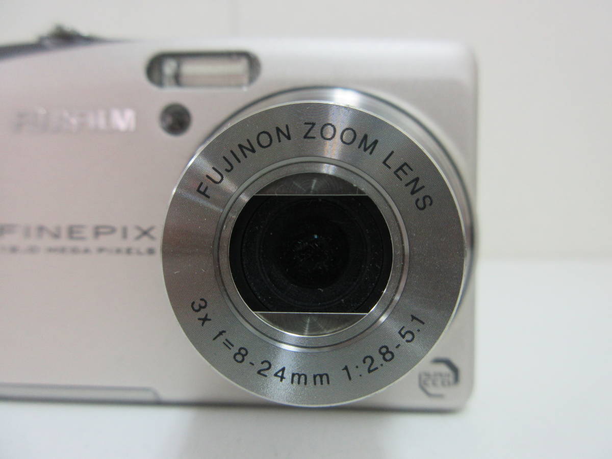 中古 カメラ FUJIFILM FINEPIX F60 fd 8-24mm 1:2.8-5.1 コンパクトデジタルカメラ＋ 三脚 ※通電のみ確認済 ／Ｈ_画像3