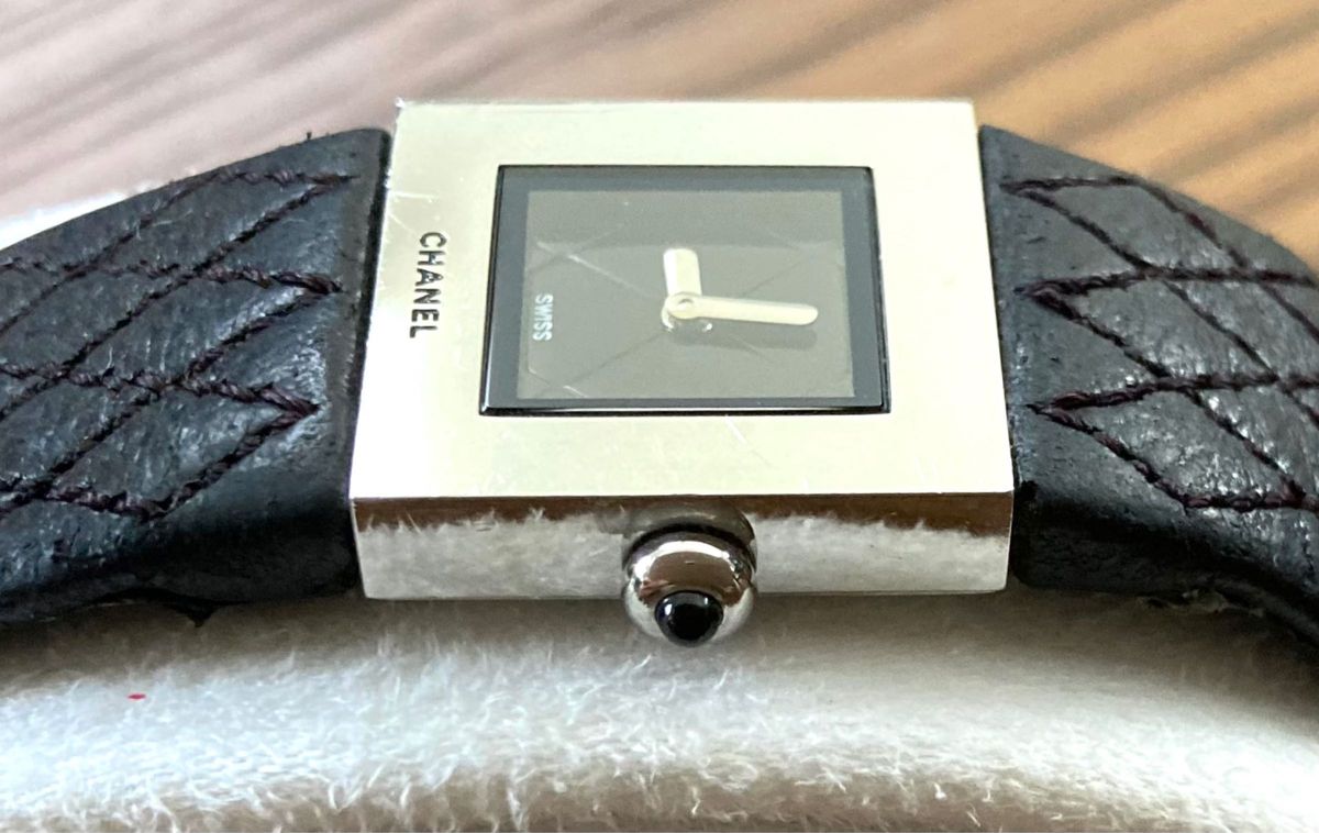 CHANEL シャネル マトラッセ クオーツ 時計 黒文字盤 レザー CHANEL シャネル マトラッセ クオーツ 時計 黒文字盤 レザー