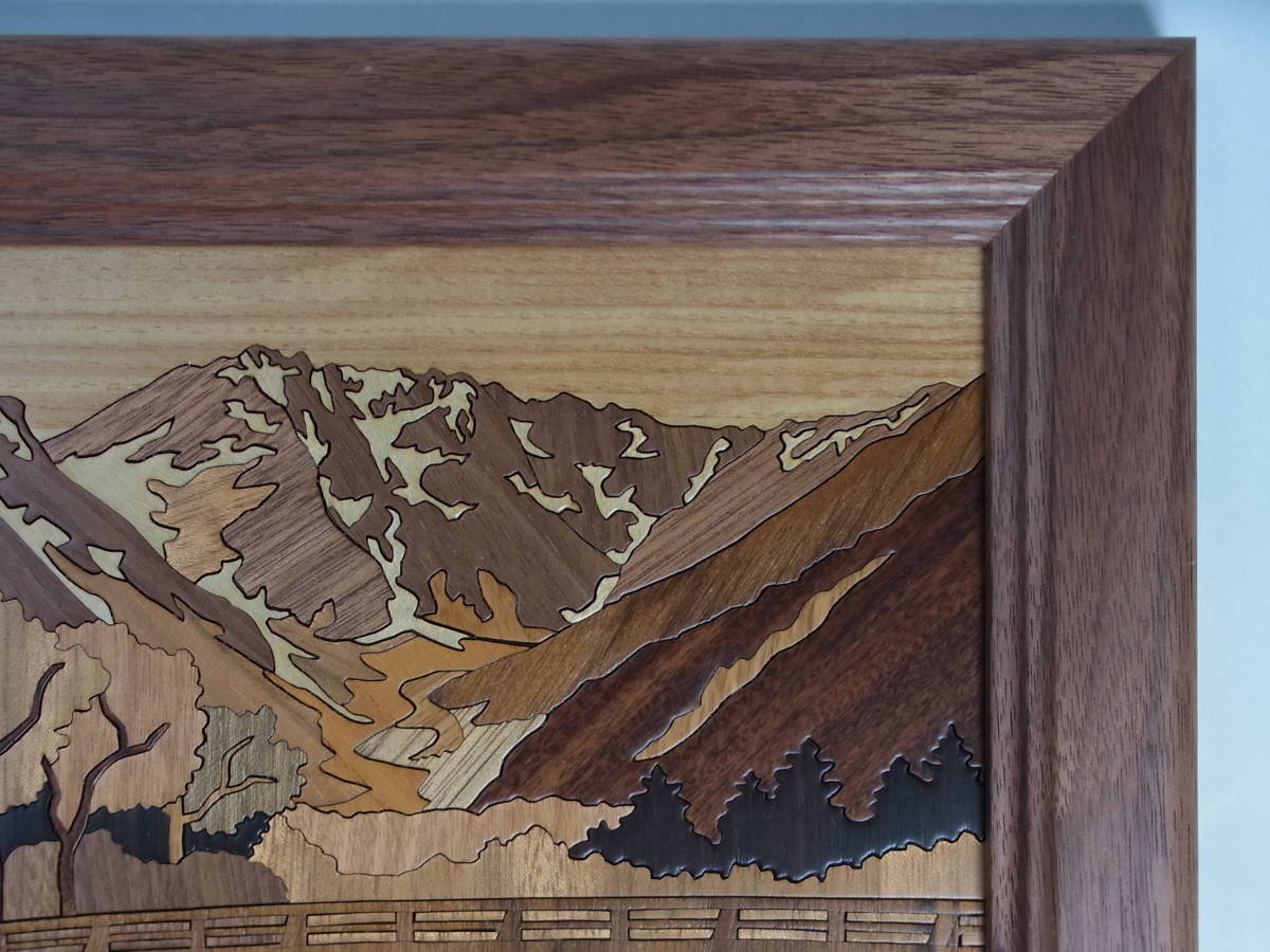 (B555) 美品 ウッドアート 上高地と河童橋 木象嵌 アトリエやしろ アート 美術 絵画 木製 インテリア フレーム_画像4