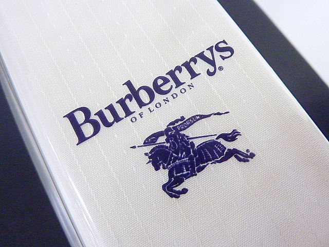 T744② 未使用保管品 Burberrys OF LONDON バーバリー ワイシャツ 生地 綿100% ホワイト系 日本製 オーダーメイド シャツ 男性 メンズ_画像3