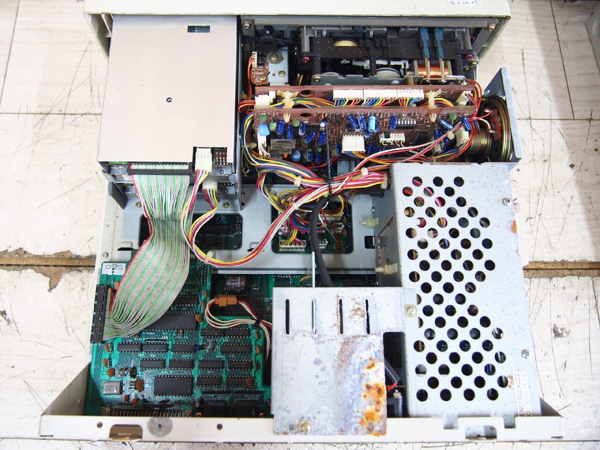 ☆【2W1122-11】 SHARP シャープ パーソナルコンピュータ MZ-2521 旧型PC ジャンク_画像6