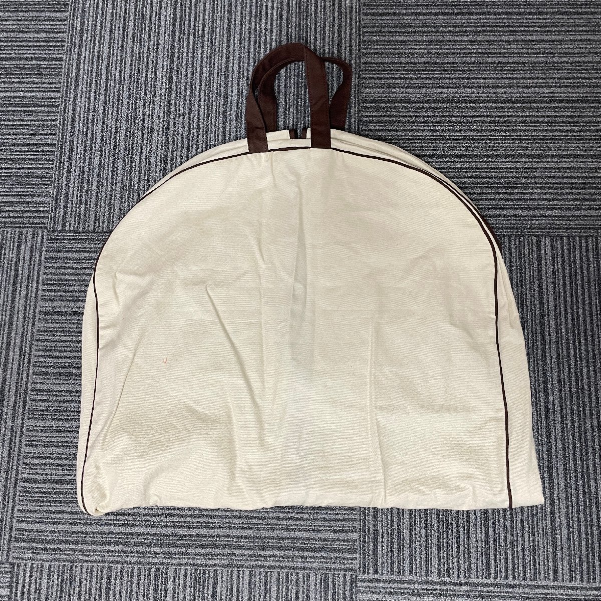 【1円～】ルイヴィトン LOUIS VUITTON スーツカバー 4点 ノーブランド 3点 合計 7点 衣類カバー 保存袋 服用 洋服 ガーメント_画像6