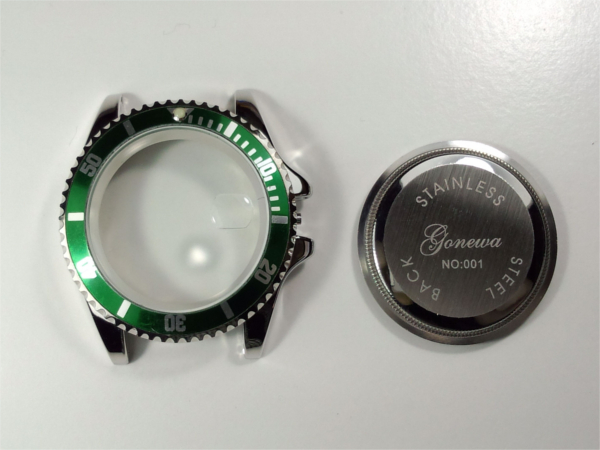 新品 未使用 腕時計 パーツ 部品 ケース ガラス付き グリーン シルバー ケース幅 40mm ラグ幅20mm ジャンク修理等に最適_画像3