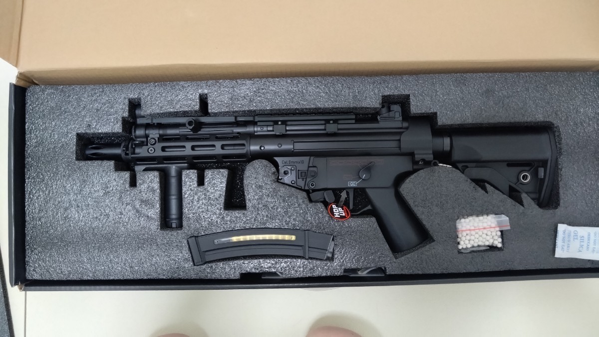 【中古品】Cyma Enhanced MP5 電動ガン　電子トリガー内蔵　　_画像2