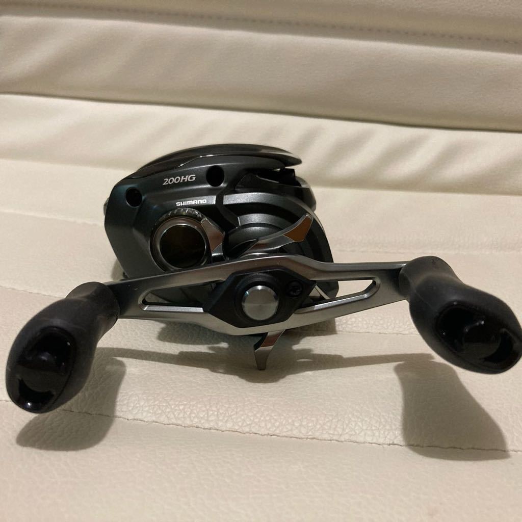 新品未使用 SHIMANO シマノ 23CURADO クラド 200 右ハンドル HG 新品未使用 SHIMANO シマノ 23CURADO クラド 200 右ハンドル HG