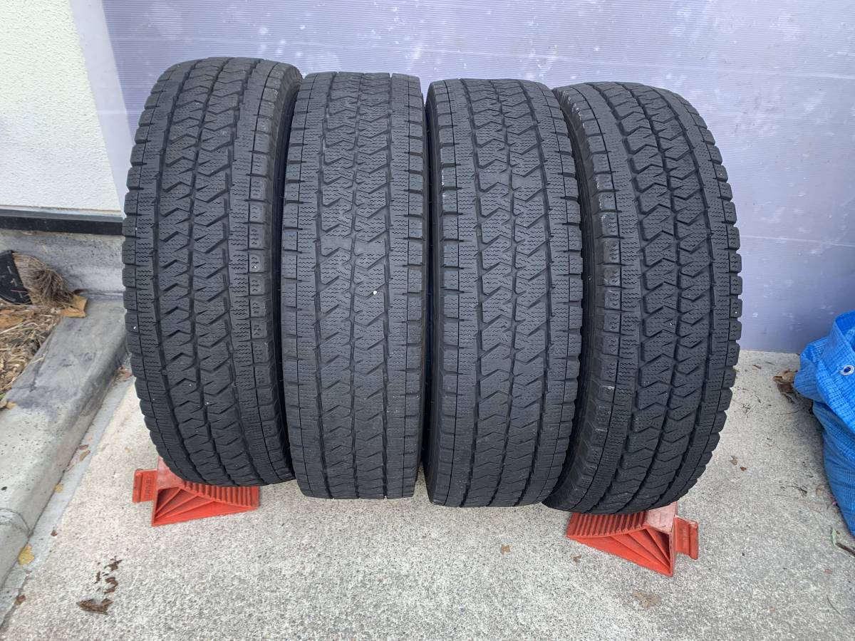 BRIDGESTONE BLIZZAK VL10 195/80R15 107/105N LT 22年 バリ溝!! Jimny/デリカカーゴ/キャラバン/エスクード/ジムニー/ハイラックス他_画像2