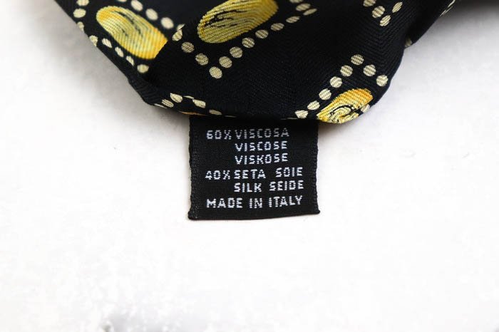 【美品】 ヒューゴボス HUGO BOSS ドイツ高級紳士服ブランド 小紋柄 イタリア製 高級 ドット柄 メンズ ネクタイ ブラックの画像5