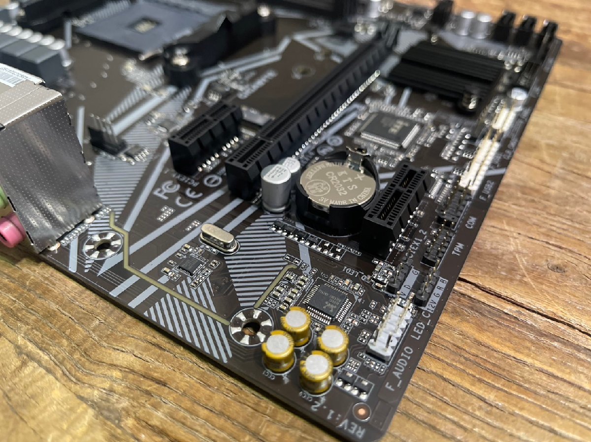 GIGABYTE AMD A520 Ultra Durable MicroATX マザーボード 動作未チェック/ジャンク扱い品_画像4