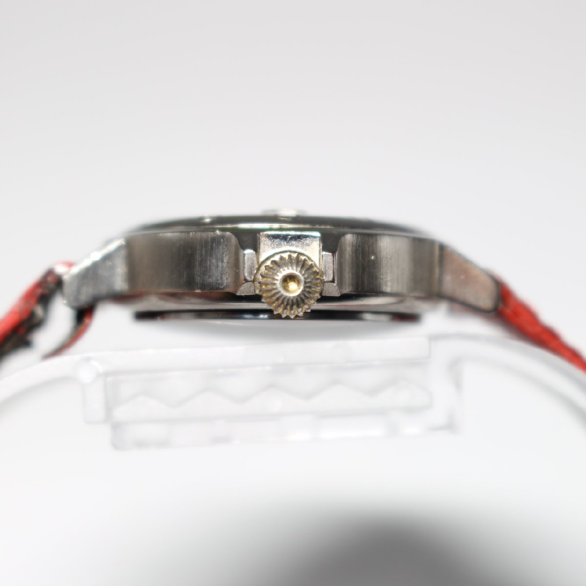 ハンティングワールド レディース クォーツ腕時計 デイト アナログ 革ベルト 中古 【C151】_画像5