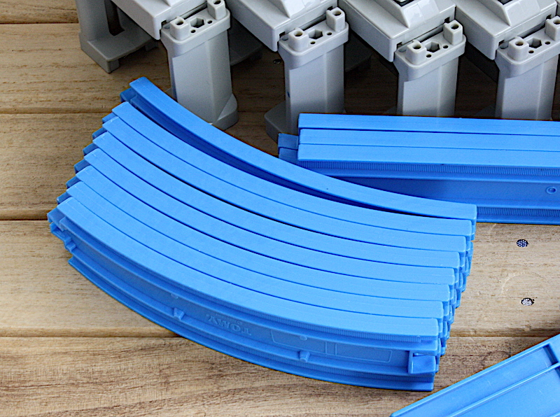  Plarail . seat type mono rail bending line rail + direct line rail + Stop rail + holder +. legs 