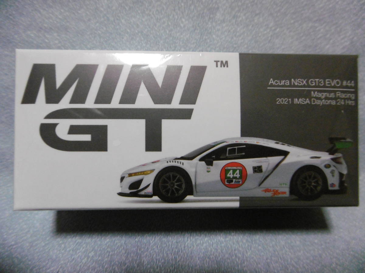 未開封新品 MINI GT 302 Acura NSX GT3 EVO #44 Magrus Racing 2021 IMSA Daytona 24 Hrs 左ハンドル_画像1