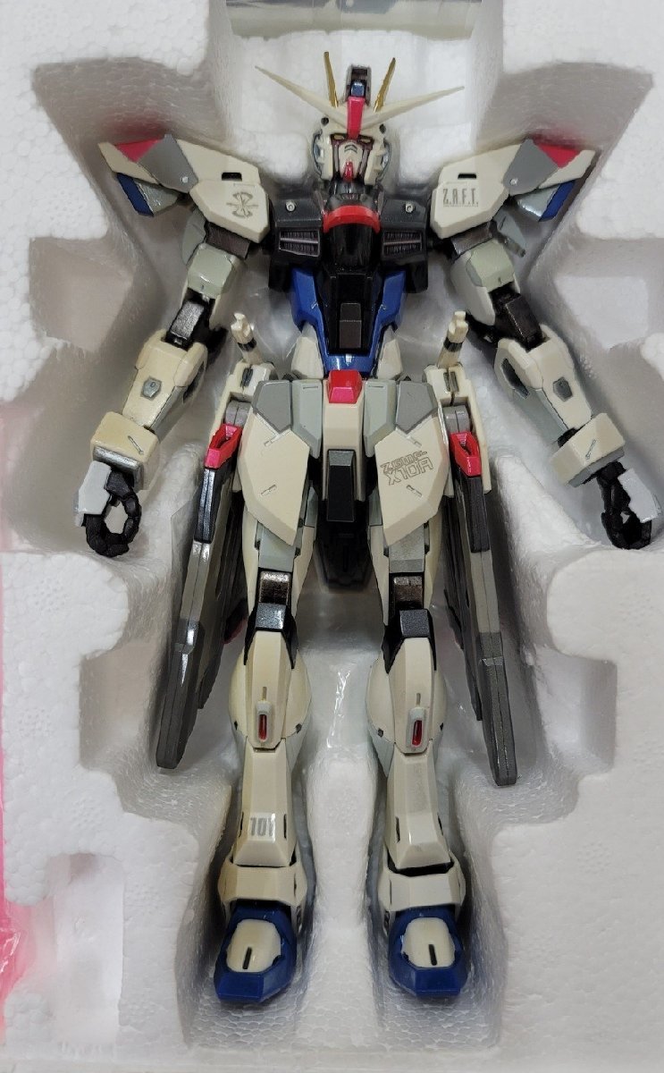 【中古品】METAL BUILD フリーダムガンダム プリズムコートVer. 　機動戦士ガンダムSEED_画像5