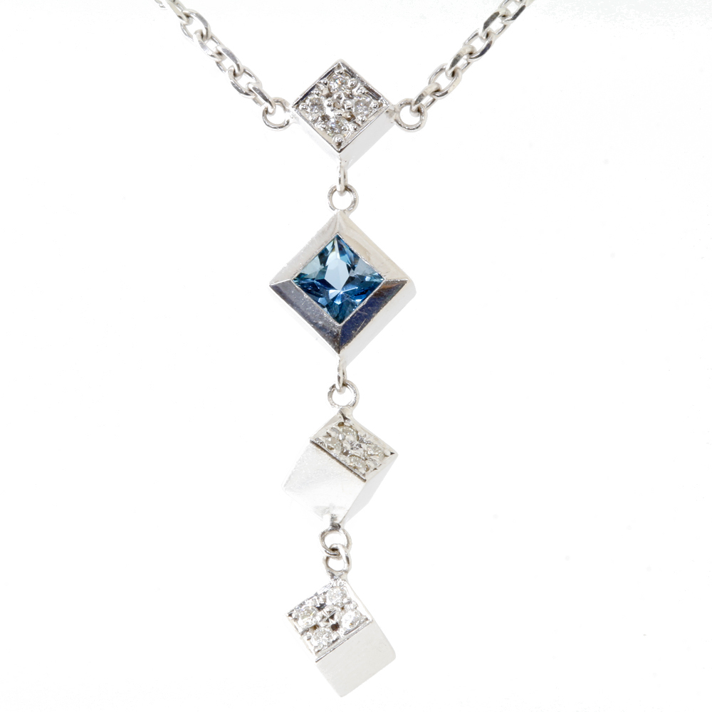全ての キューブ ネックレス 18金 美品 0.28ct中古 ダイヤモンド 0.398ct アクアマリン K18ホワイトゴールド アクアマリン