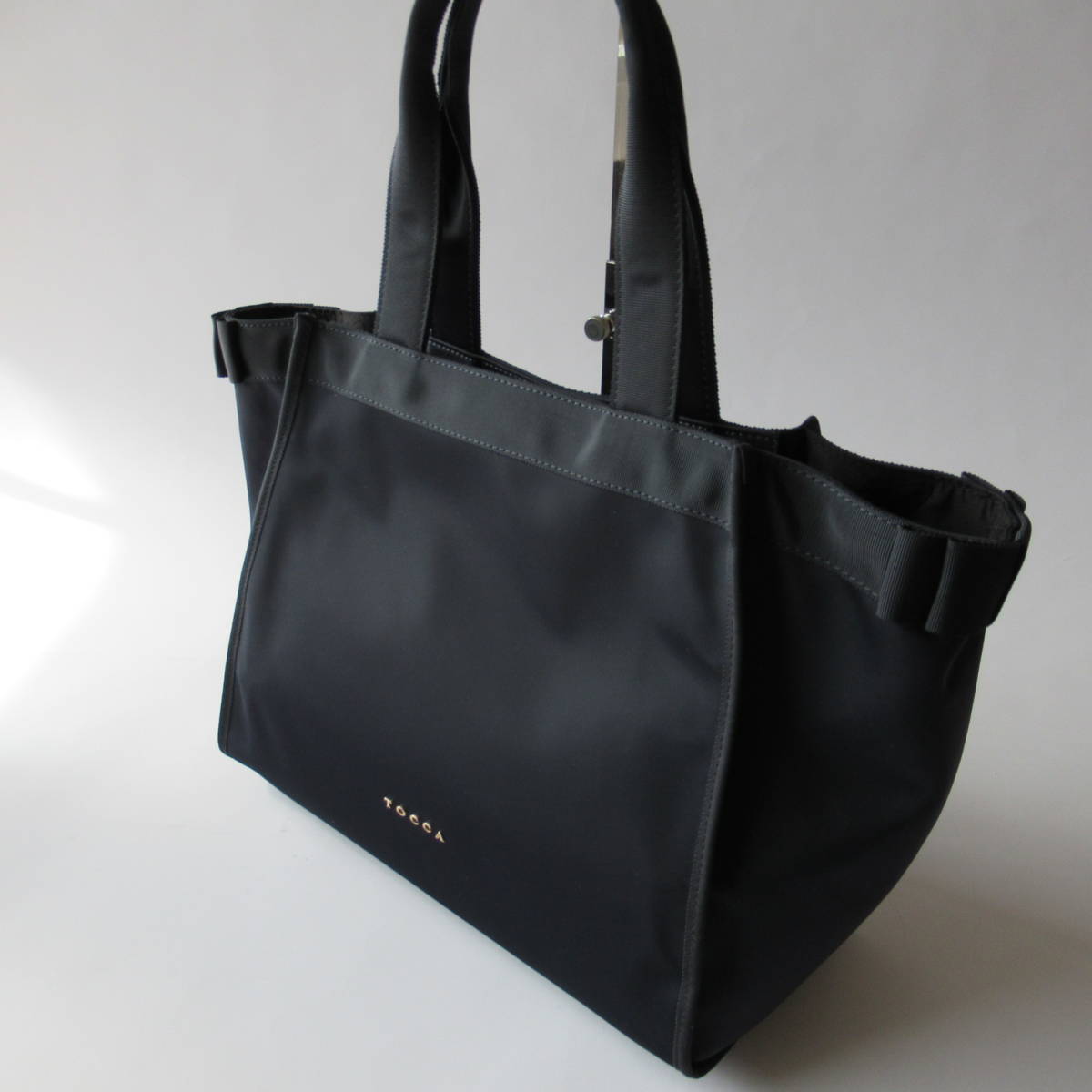 ##202310 prompt decision # Tocca unused navy SIDE RIBBON BUCKET TOTE tote bag 