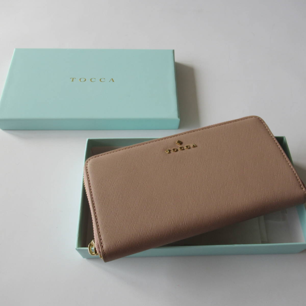 ■■202310即決■ トッカ未使用ピンク PRIMULA PETAL LONGWALLET 長財布 / ジップラウンド長財布