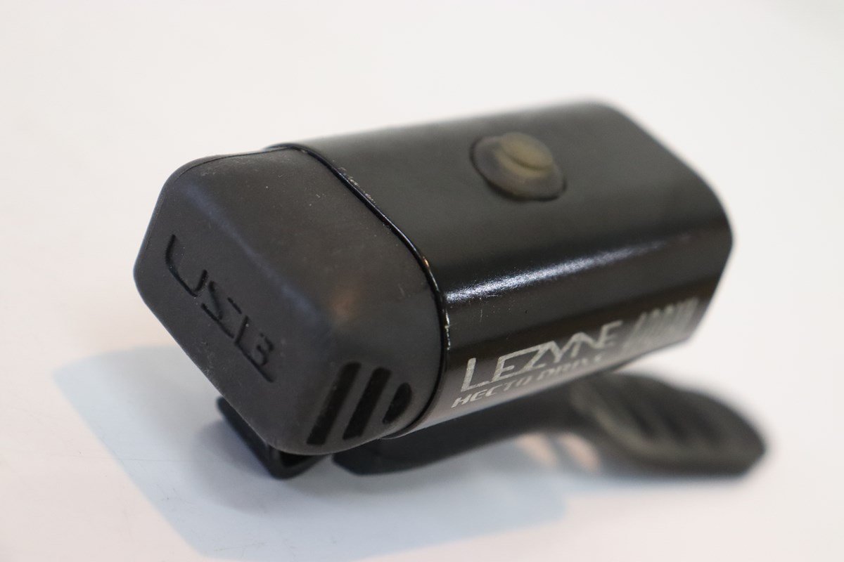 ★LEZYNE レザイン HECTO DRIVE 400XL USB充電式 フロントライト_画像3