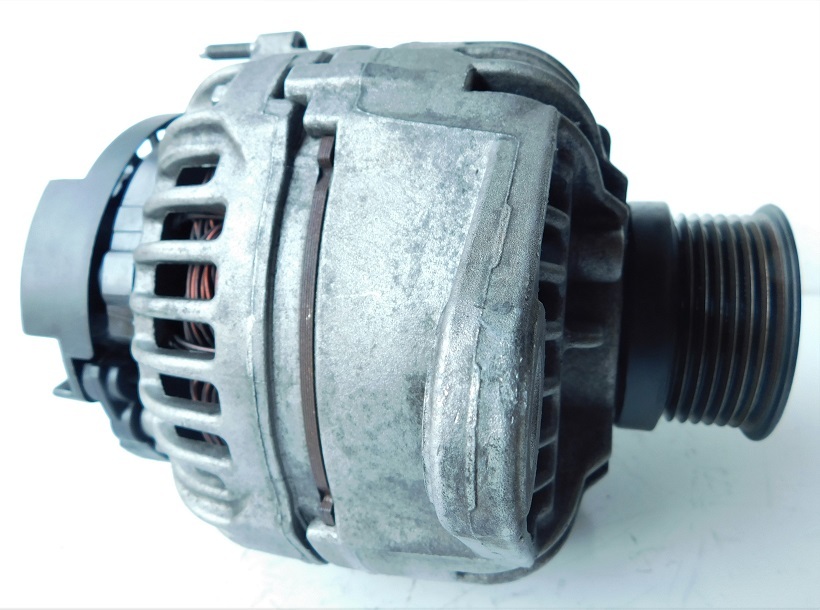 * alternator * Bosch Nissan UD Condor 0-124-655-078/23100-30Z0C[ secondhand goods [ degree B]* core return un- necessary ]