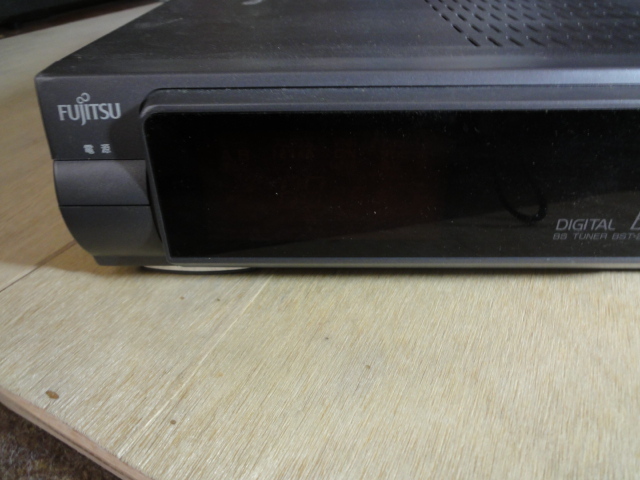 ジャンク扱い(通電確認済)☆FUJITSU☆富士通☆BSチューナー☆BST-260_画像2