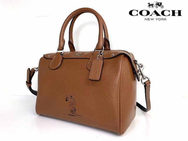 極美品 送料無料 限定モデル コーチ COACH × スヌーピー レザー 極美品 送料無料 限定モデル コーチ COACH × スヌーピー レザー