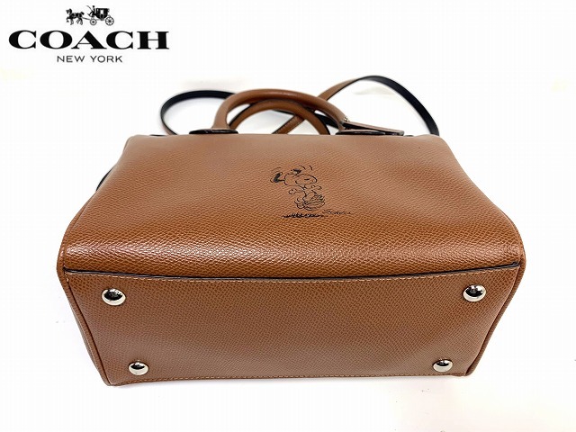 極美品 送料無料 限定モデル コーチ COACH × スヌーピー レザー 極美品 送料無料 限定モデル コーチ COACH × スヌーピー レザー