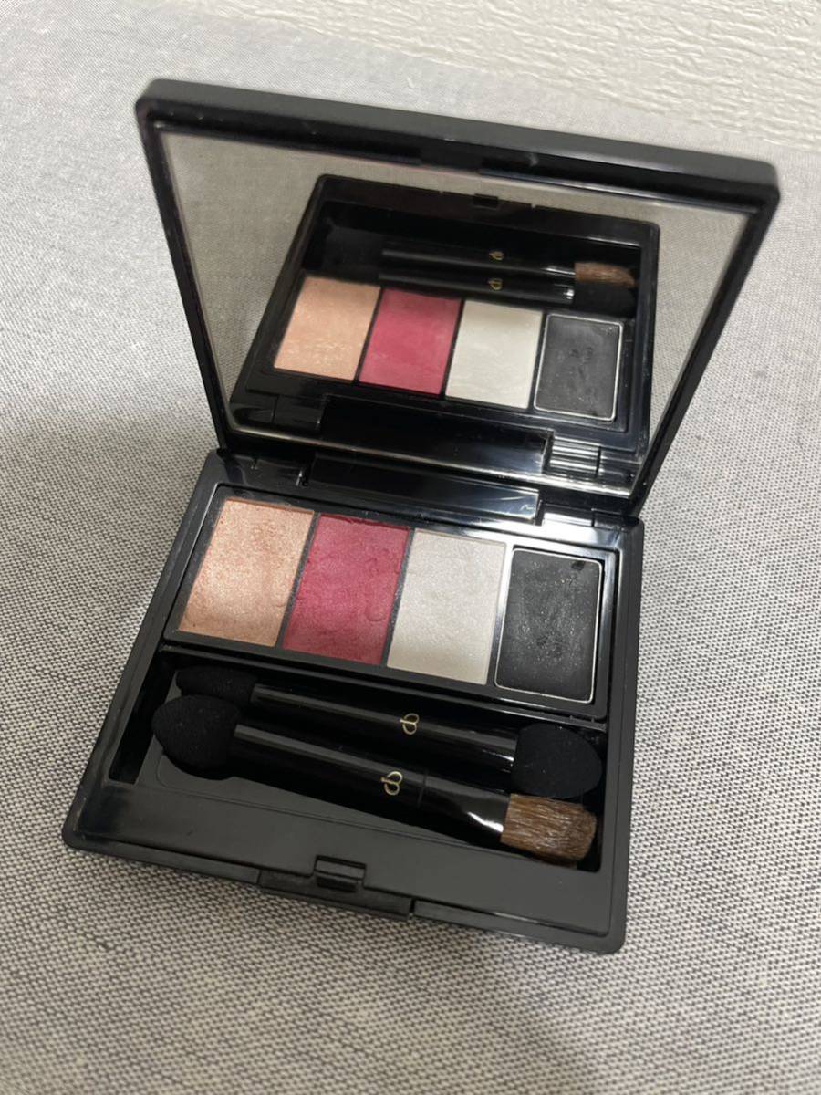  prompt decision kredo Poe Beaute eyeshadow limitation re Phil on bru Couleur 