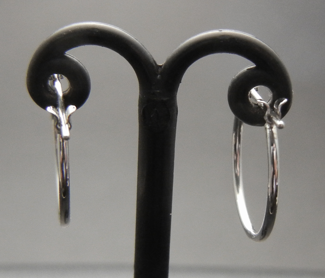  new goods Pt900 platinum 1x15mm hoop earrings made in Japan snap earrings 
