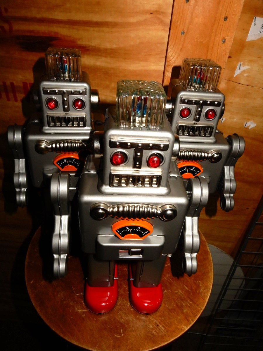 Amazon.co.jp: メディカルコム ブリキ ゼンマイ歩行 ロボット Amazon.co.jp: メディカルコム ブリキ ゼンマイ歩行 ロボット