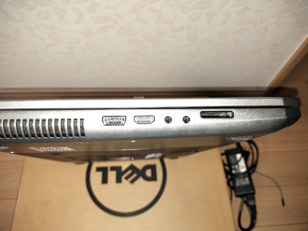 DELL VOSTRO 3750　17インチノートパソコン（ジャンク品）_画像6