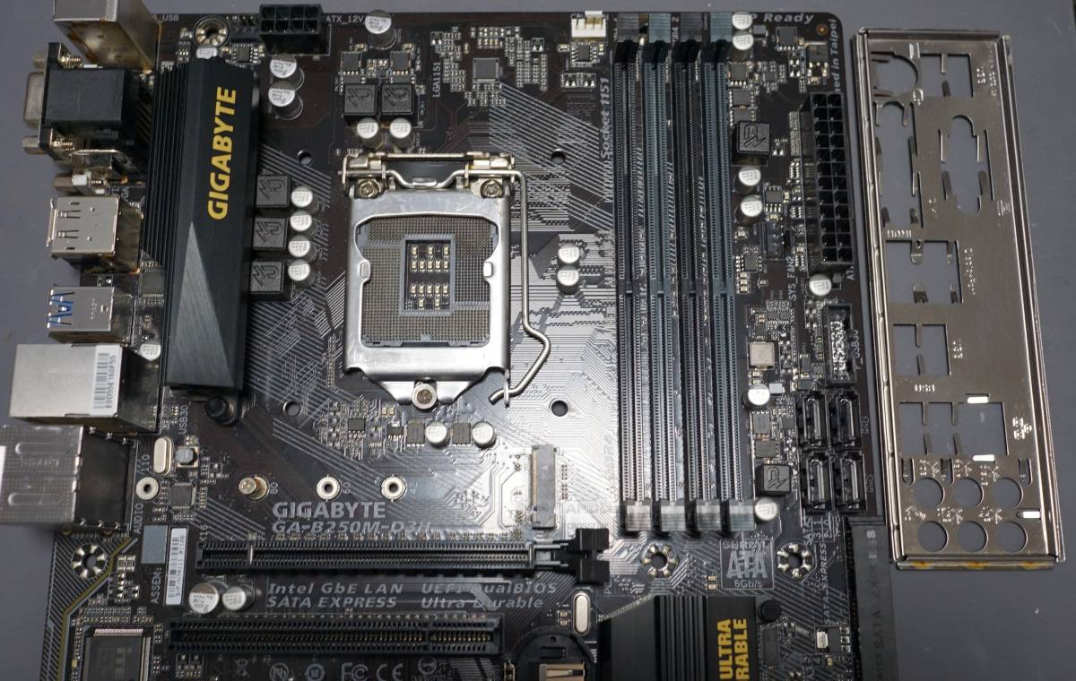 【動作確認済】GIGABYTE GA-B250M-D3H LGA1151(Intel 第8世代/第9世代) IOパネル付属_画像1